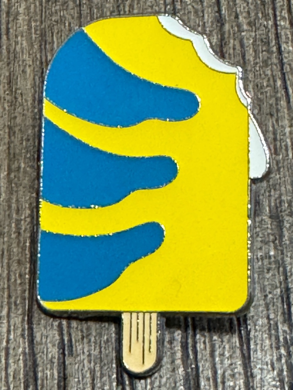 5/$25 Flounder Ice Cream Disney Pin